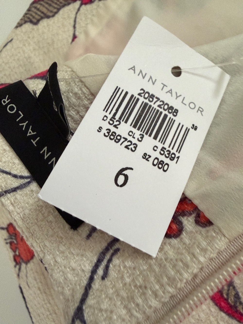 Ann Taylor floral print pencil skirt the Hibiscus floral print Lined Size 6 NWT - Picture 5 of 7